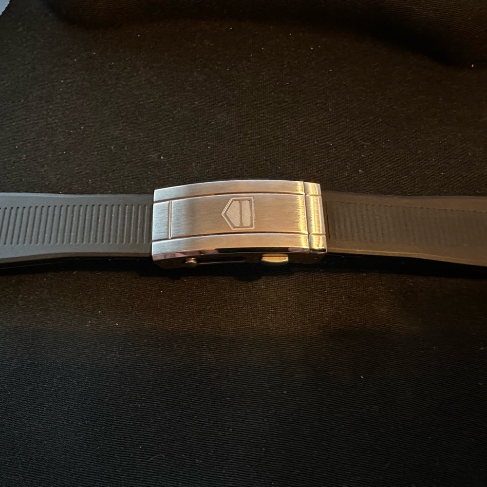 Tag Heuer black rubber strap for Aquaracer